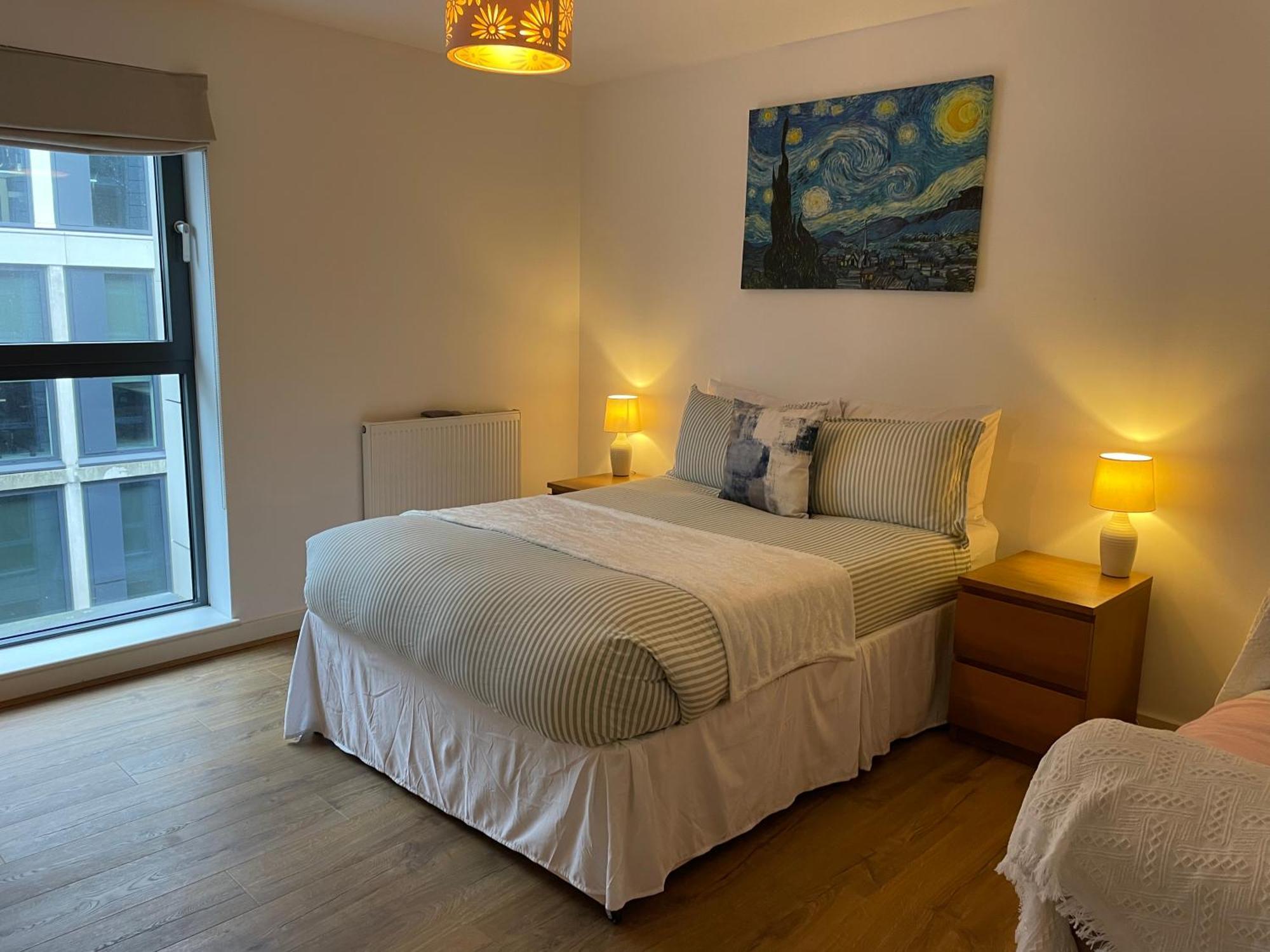 2 Bed, 2 Bath Apartment In Guildford Town Centre With Parking! Экстерьер фото